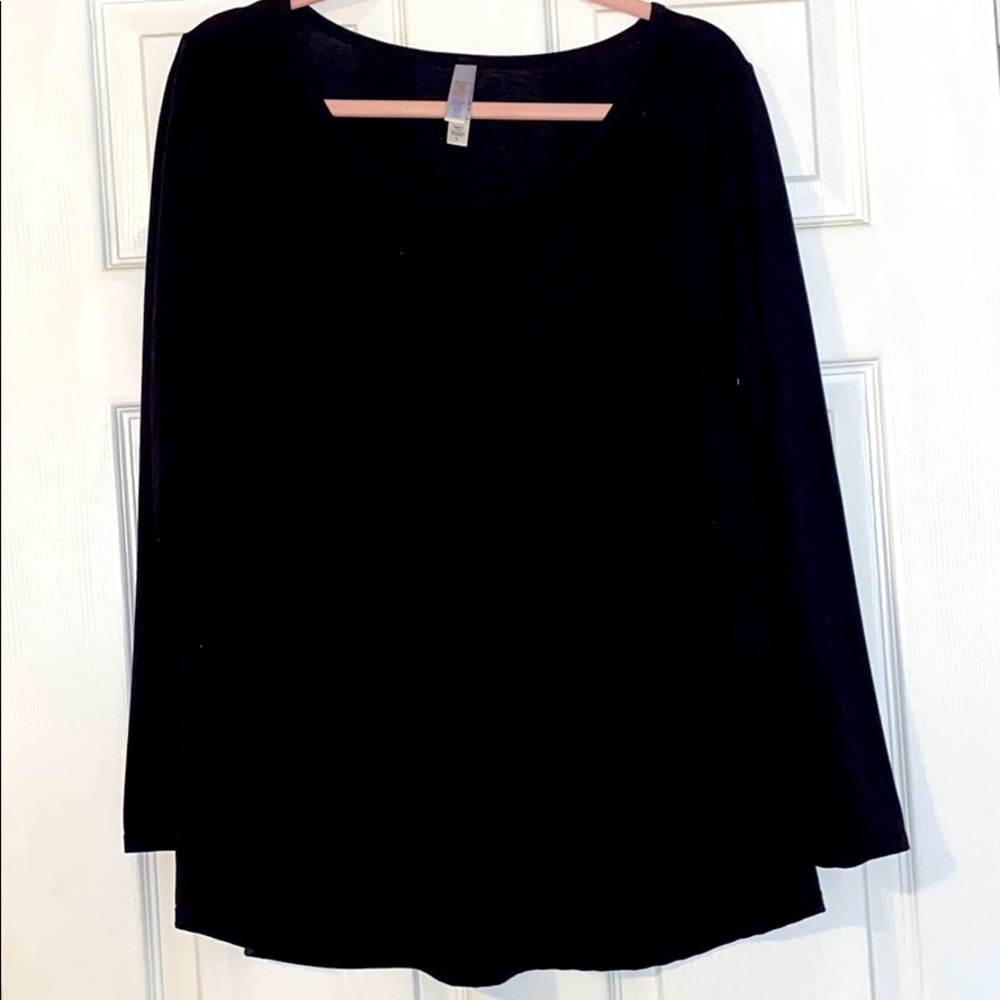 LuLaRoe Black Lynnae. Lightly worn size L